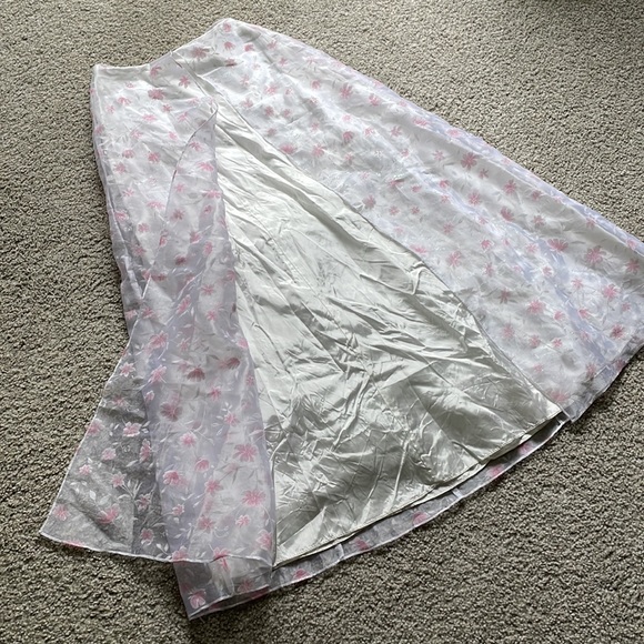 ✨Pink and White Top + Long Skirt Set✨ - Picture 13 of 16